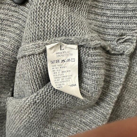 Men's Gray Cardigan with Pockets and Stripes on the Sleeves Size: L - Picture 7 of 7